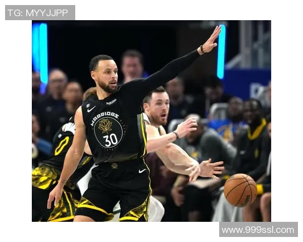 勇士与雄鹿激战12月08日NBA常规赛精彩对决全场回顾与分析